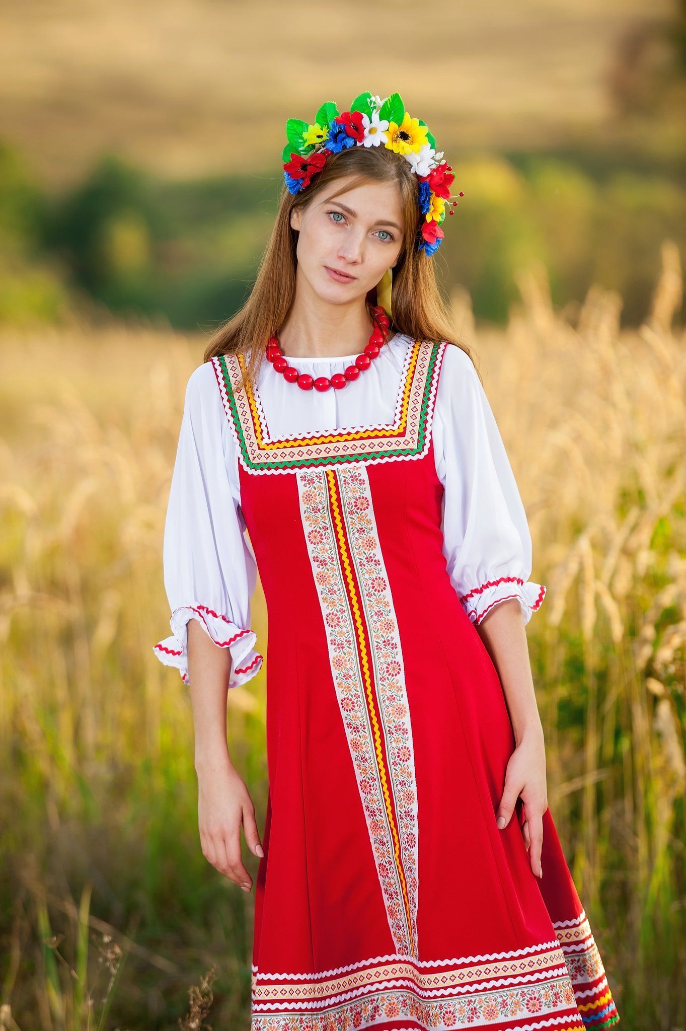 Women in Slavic costumes in San Tome
